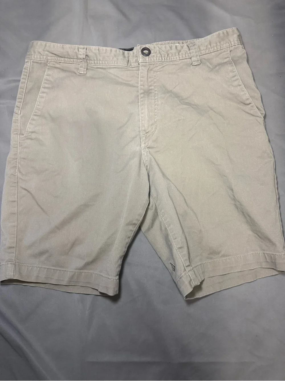 Volcom Men's Beige /Tan Chino Shorts Twill Cotton Blend Stretch Pockets Button